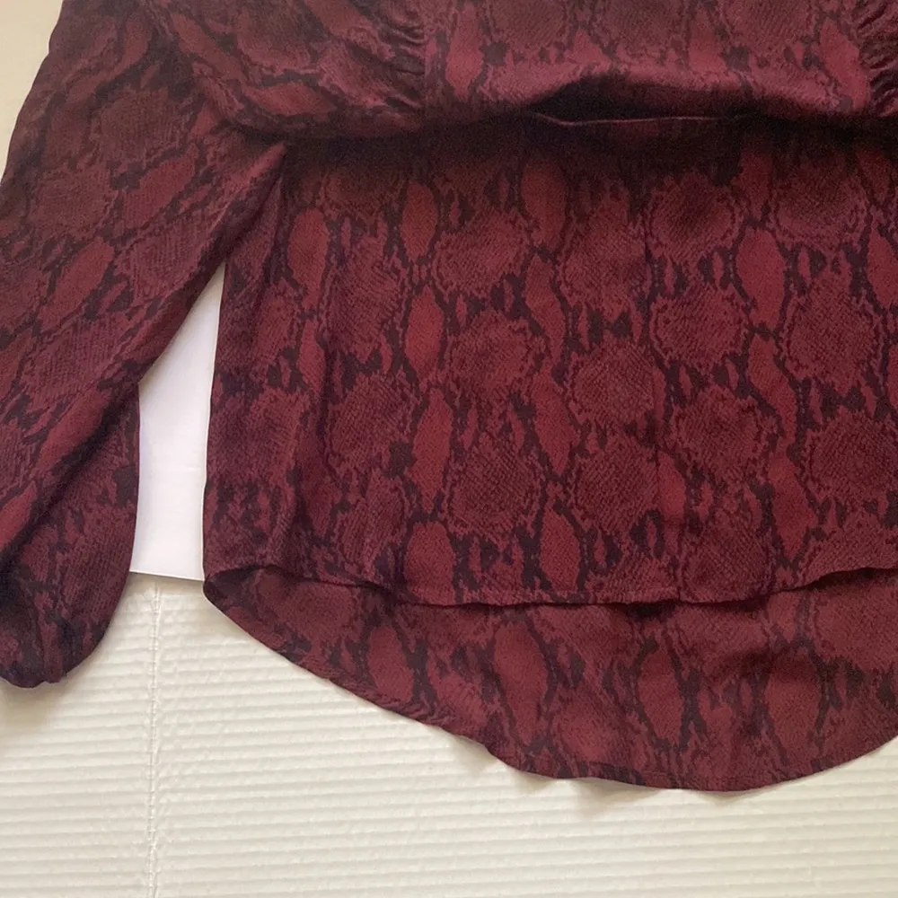 A.L.C. ‘Lori’ red black snake print button down silk blouse, size 6 medium - Image 9