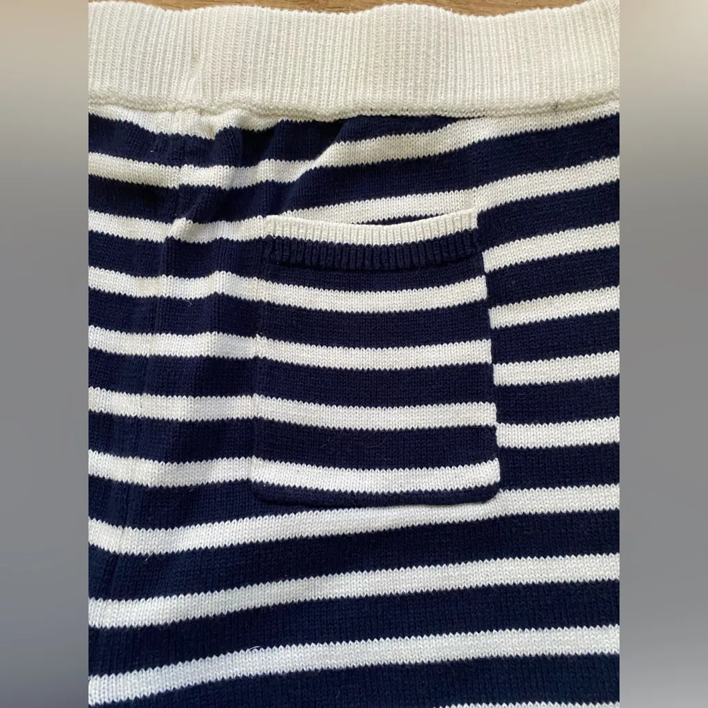 Aerie Women’s Sz M? Navy/White Stripe Knit Sweater Shorts - Image 5