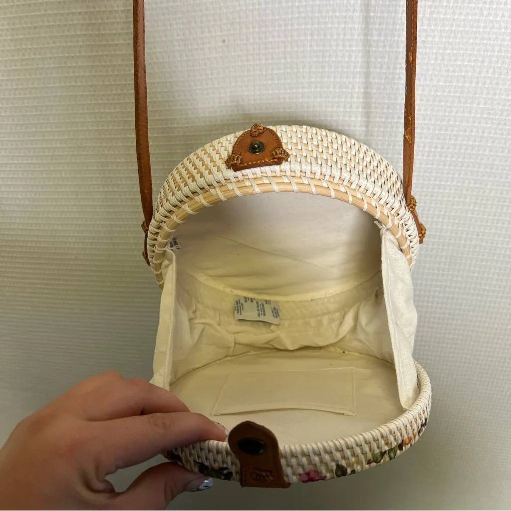 Basket Purse Crossbody Round‎ Bag Floral Detail - Image 7