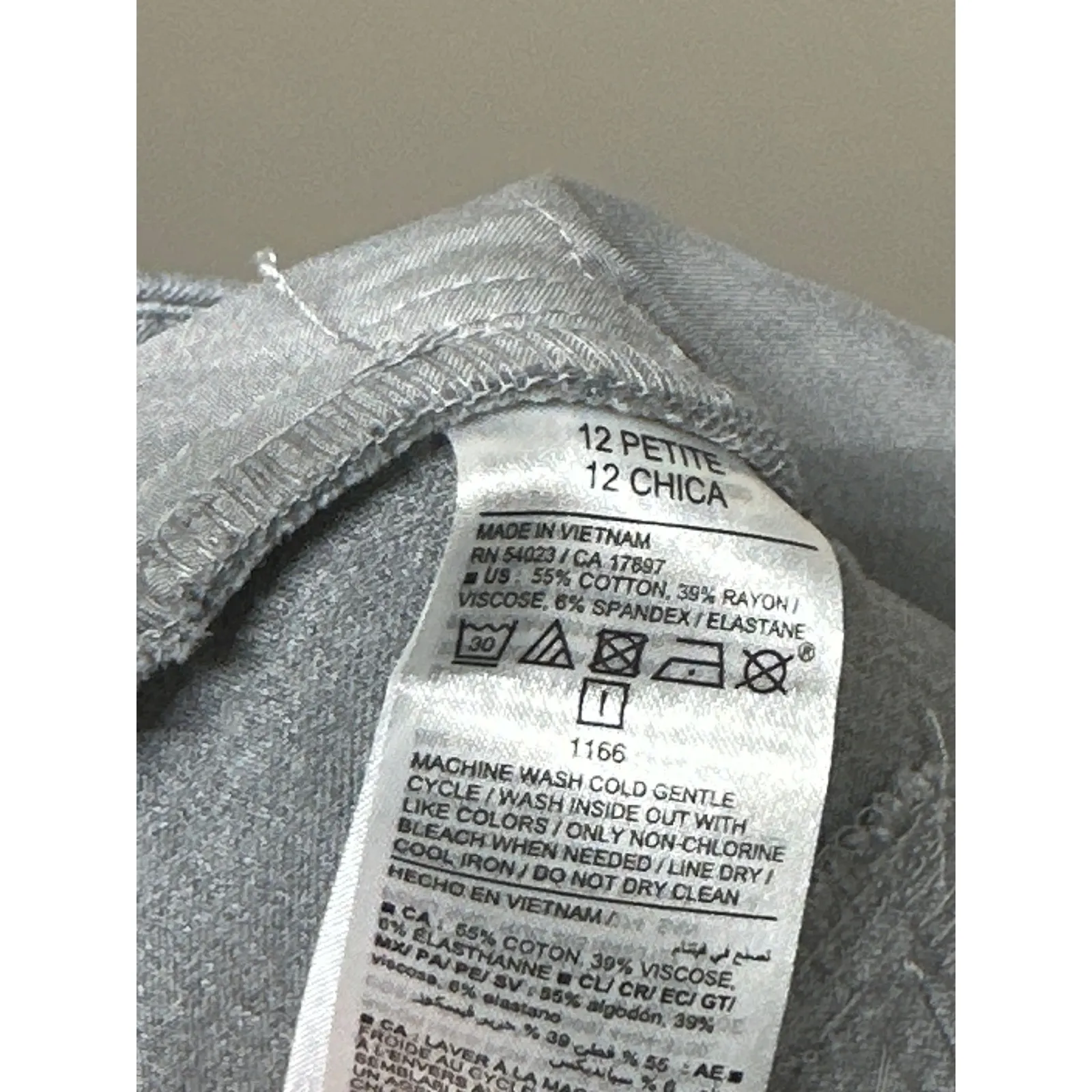 Old Navy High Rise Pixie Flare Secret Smooth Pockets Pants Gray Size 12 Petite - Image 5