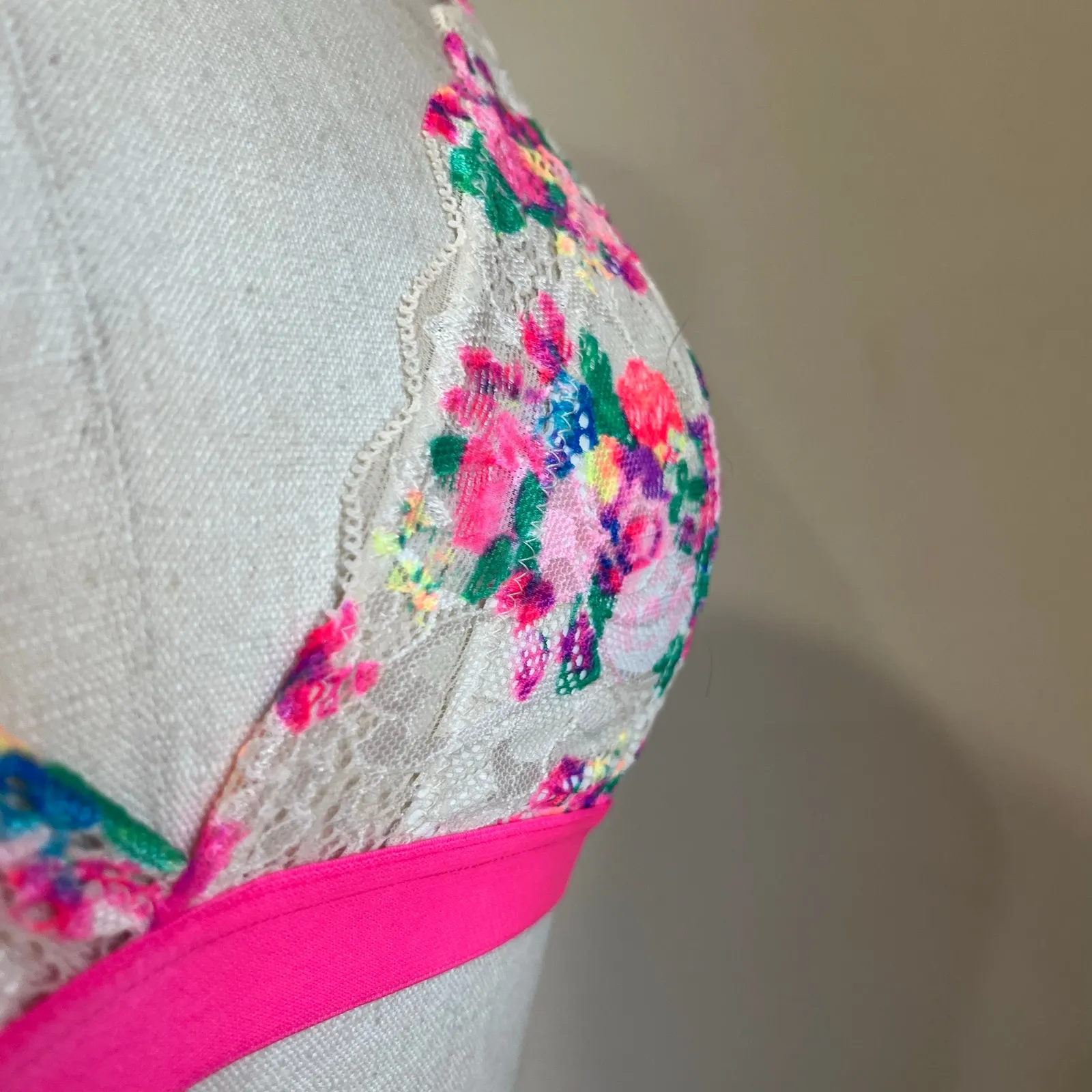 Victoria’s Secret Pink Floral Lace Sheer Triangle Bralette Wireless S - Image 6