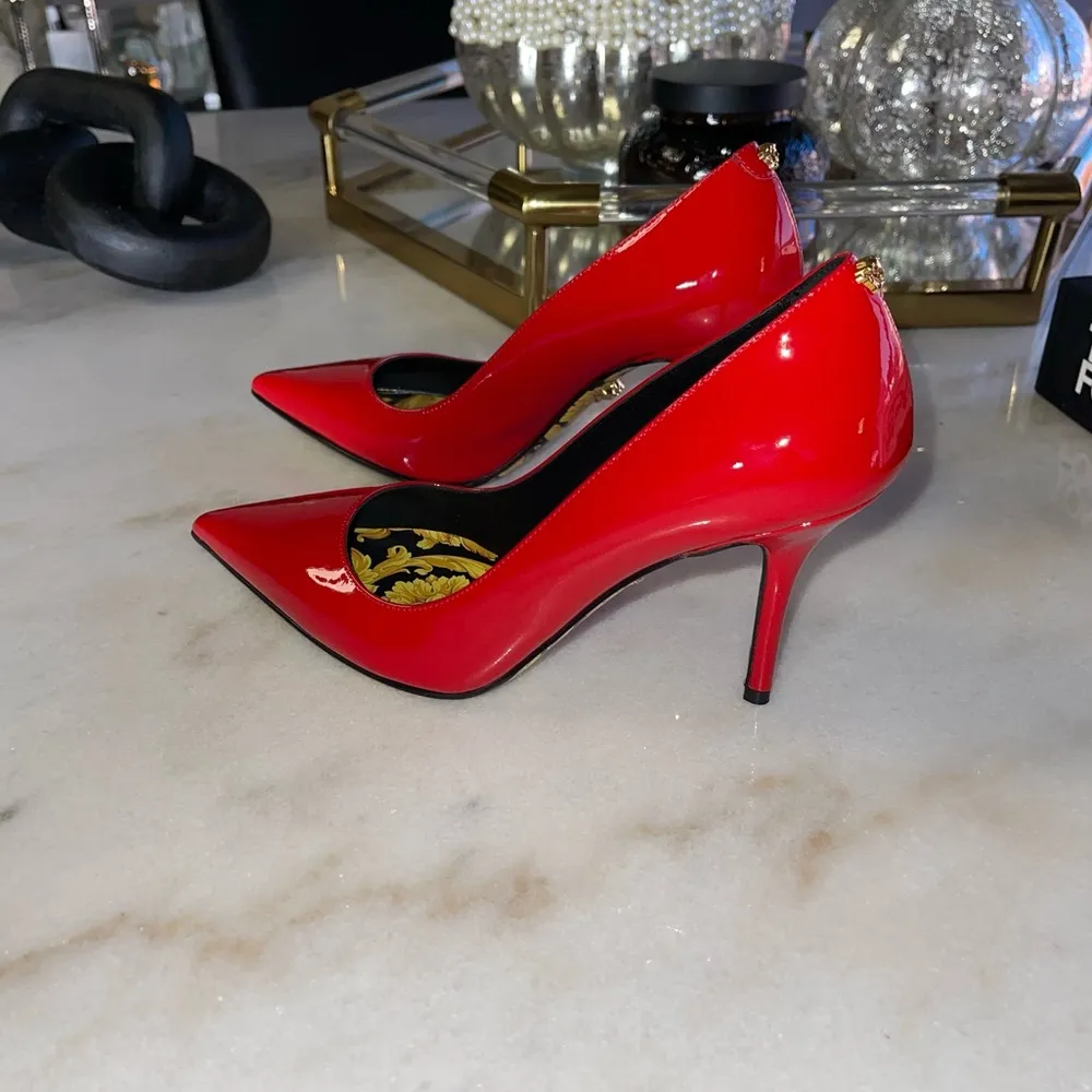 New Versace Barocco Pointy Toe Pump in Patent Red - Image 10