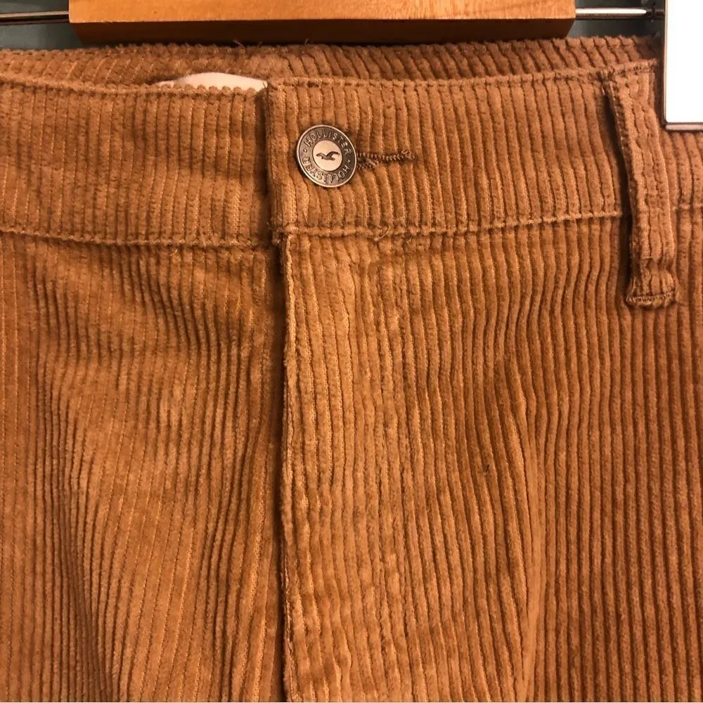 NWT- Hollister women ultra High-Rise Corduroy pants - R17/33 - light brown/gold - Image 5