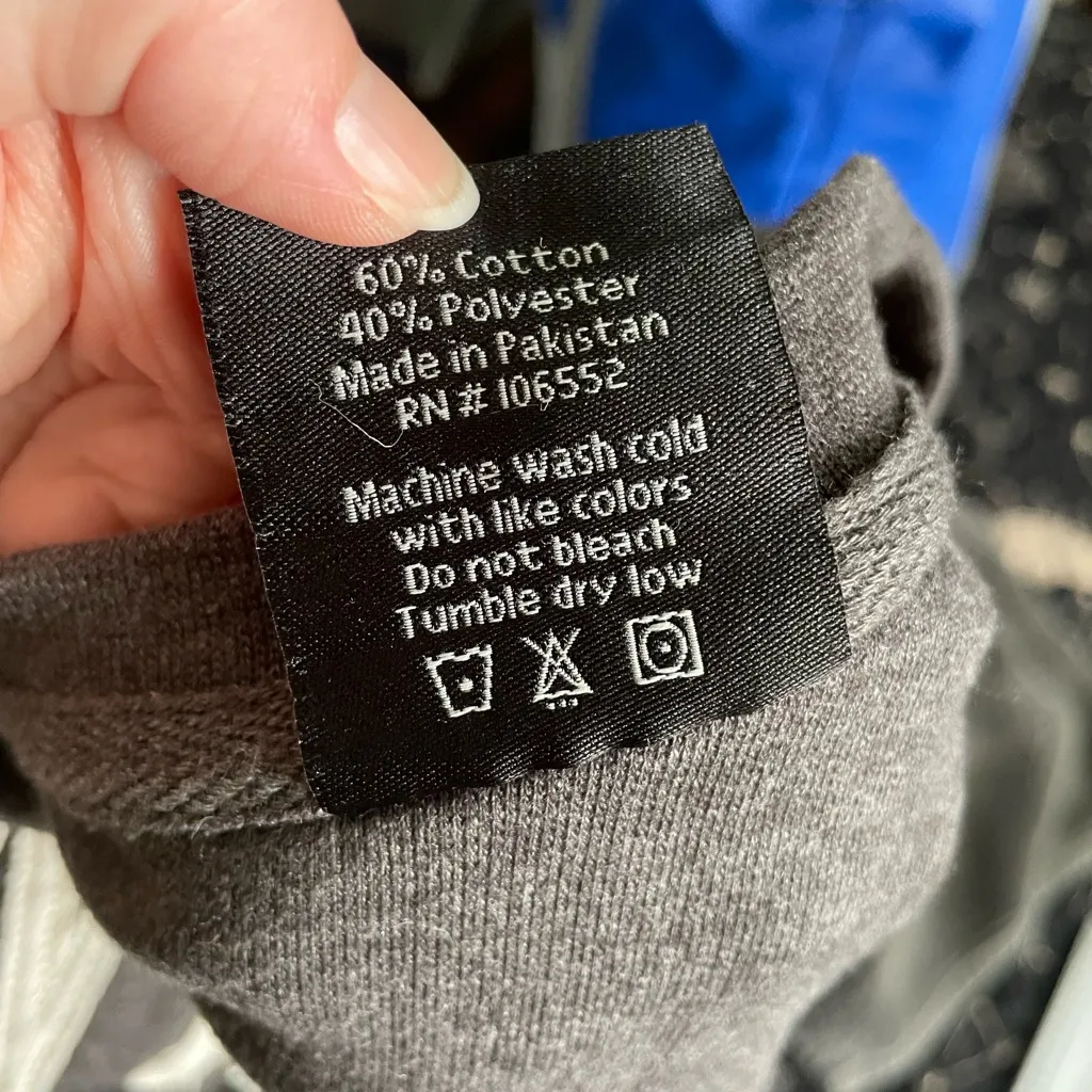 Kennedy Space Center woman’s sweatshirt Gray Size XL - Image 5