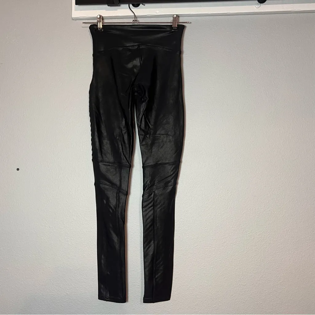 Spanx Moto Faux Leather Leggings Black Size Small Biker Grunge Midrise - Image 7
