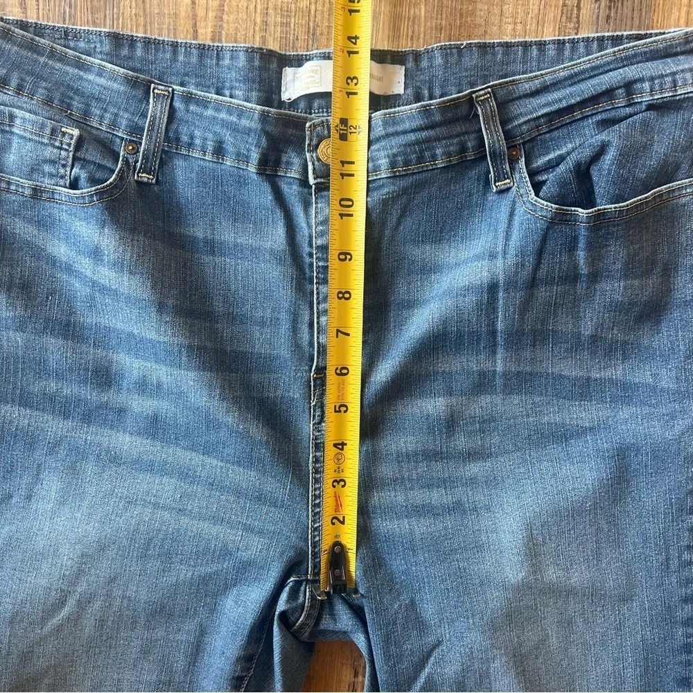 Levi´s Signature Gold Jeans Womens 22 Mid Rise Straight Medium Wash Blue Denim - Image 4