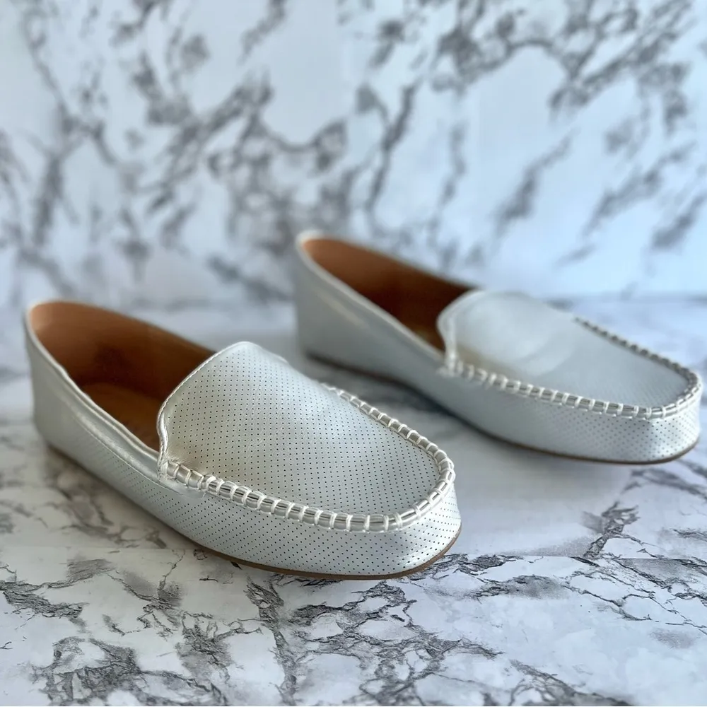 Journee Collection Halsey Moc Toe Silver Faux Leather Perforated Loafers NWOT 9 - Image 6