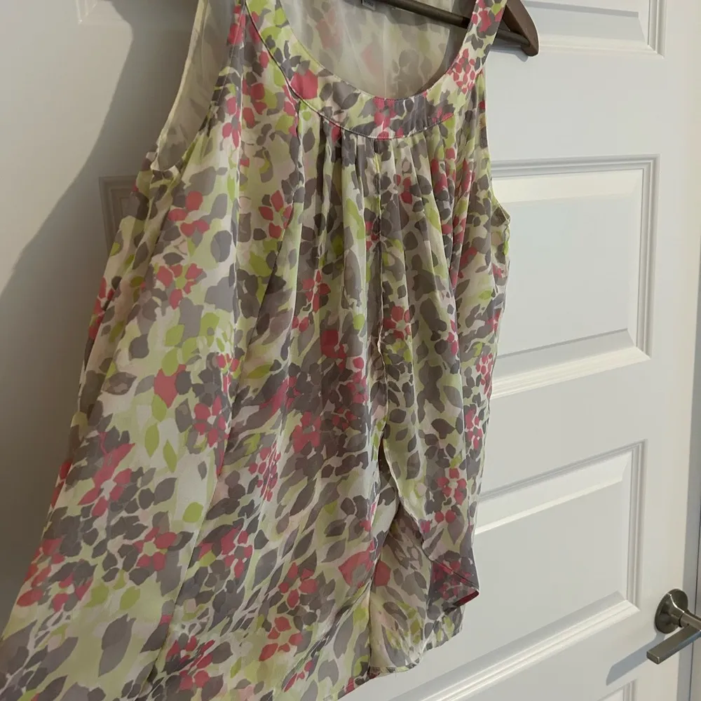 Loft Sleeveless Blouse Gray Green Size M - Image 7