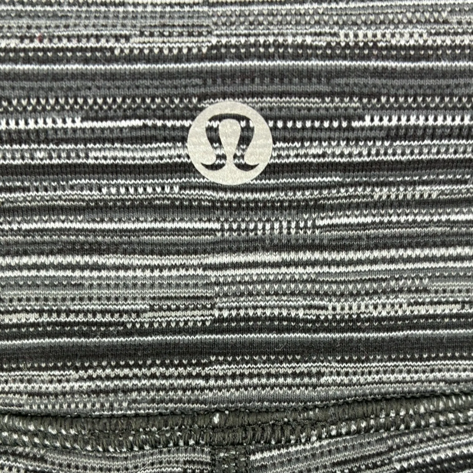 Lululemon Size 8 Cropped Leggings Back Slit Hem Gray Stripe Yoga Pants - Image 3