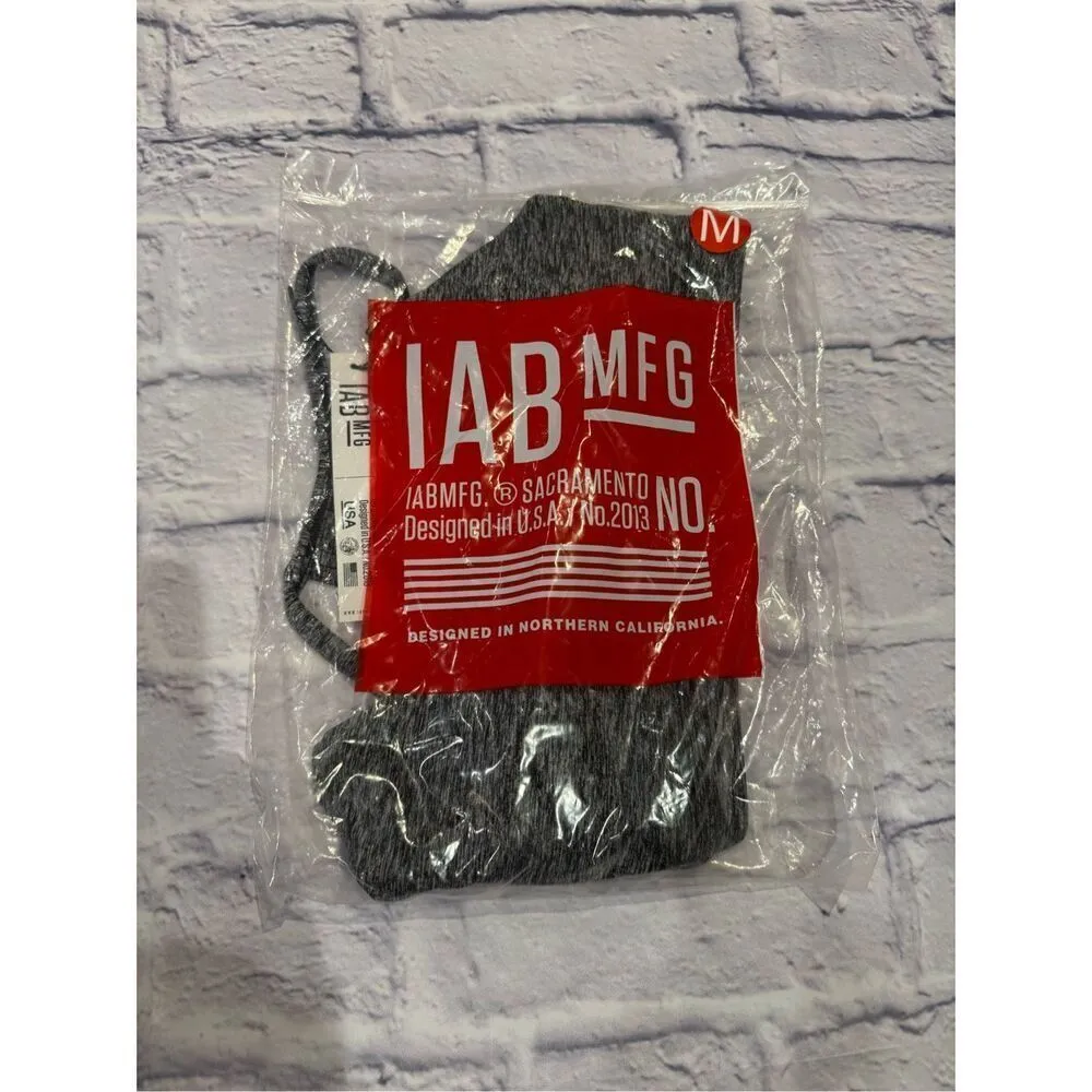 IAB MFG NWT Namaste Strappy Sports Bra in Heather Charcoal Size Medium Gray - Image 4