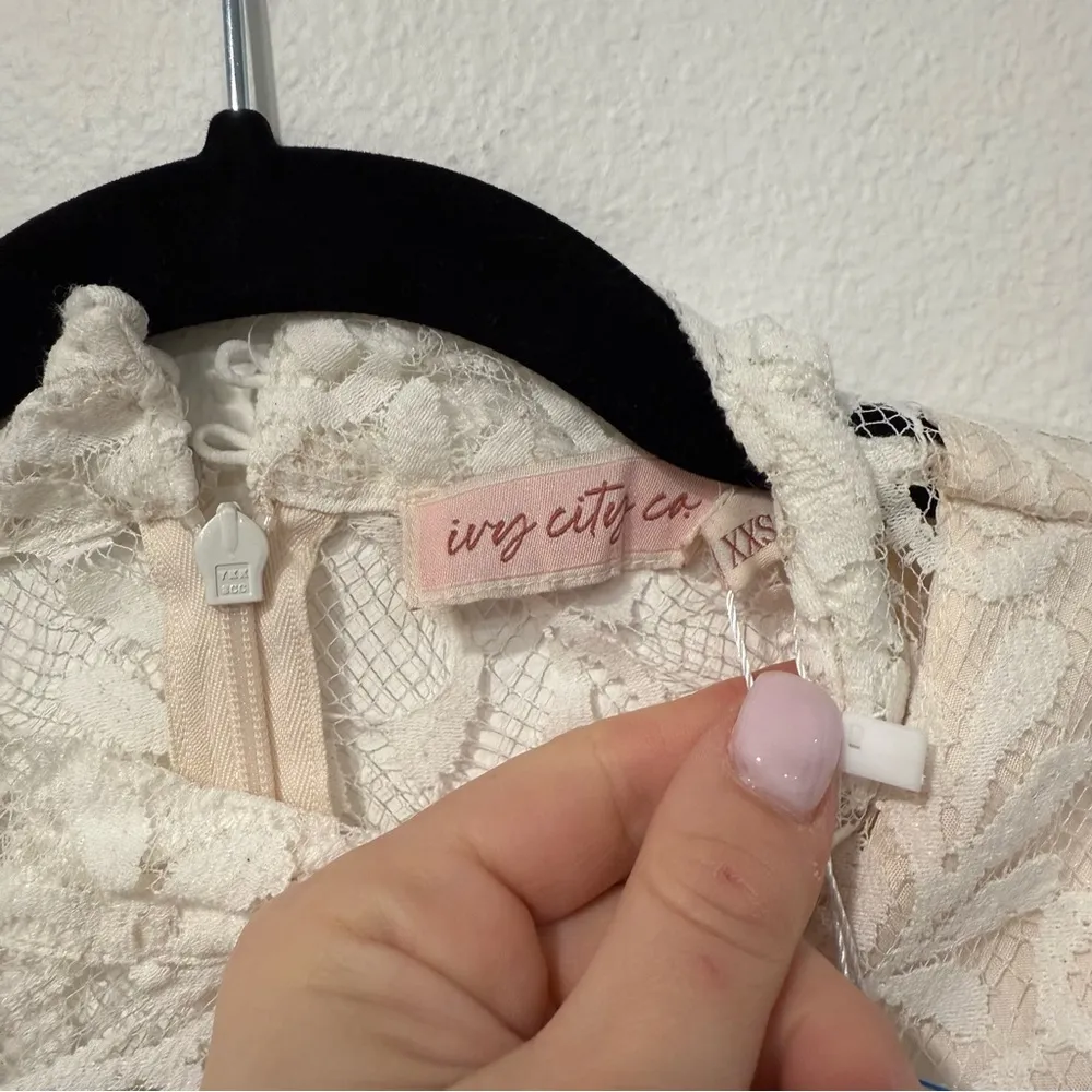 Ivy City Co Colette Cream Long Sleeve High Neck Lace Jumpsuit XXS White - Image 6