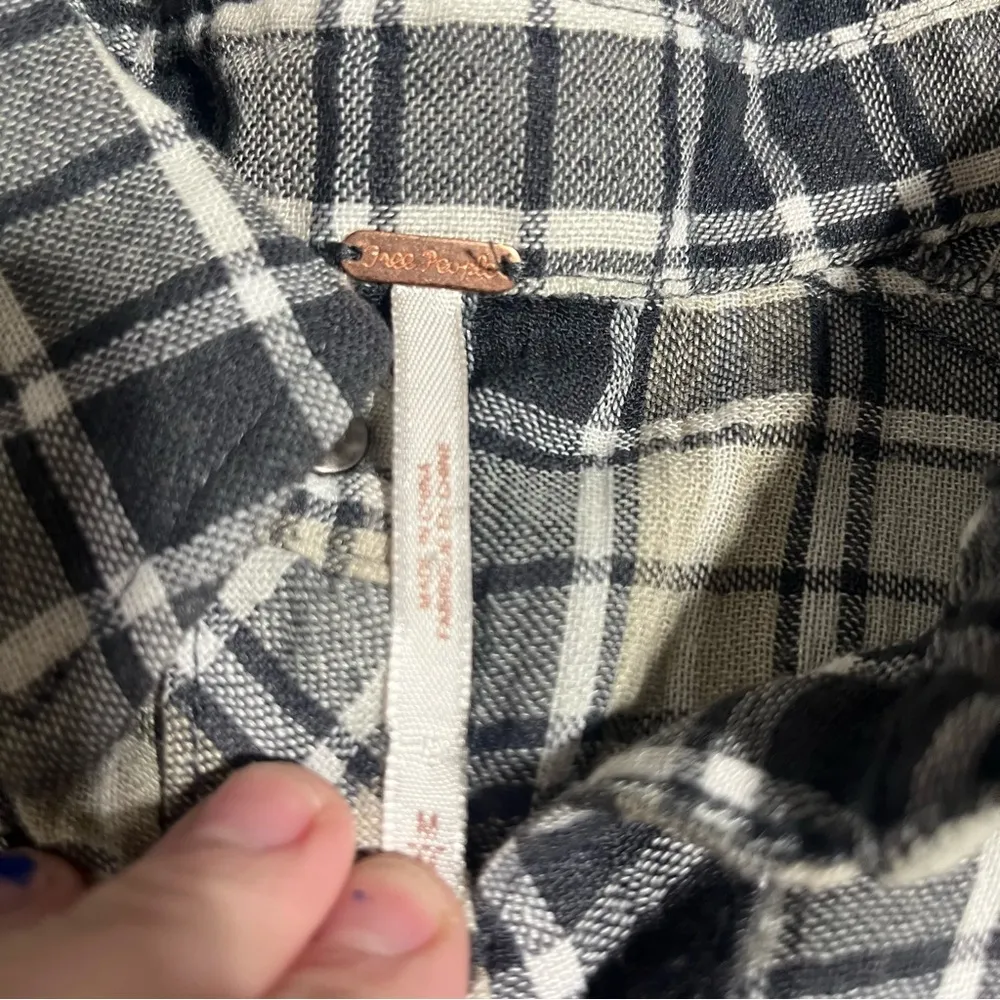 Free People Grey Plaid Button Down Long Sleeve Shirt; Medium - Image 2