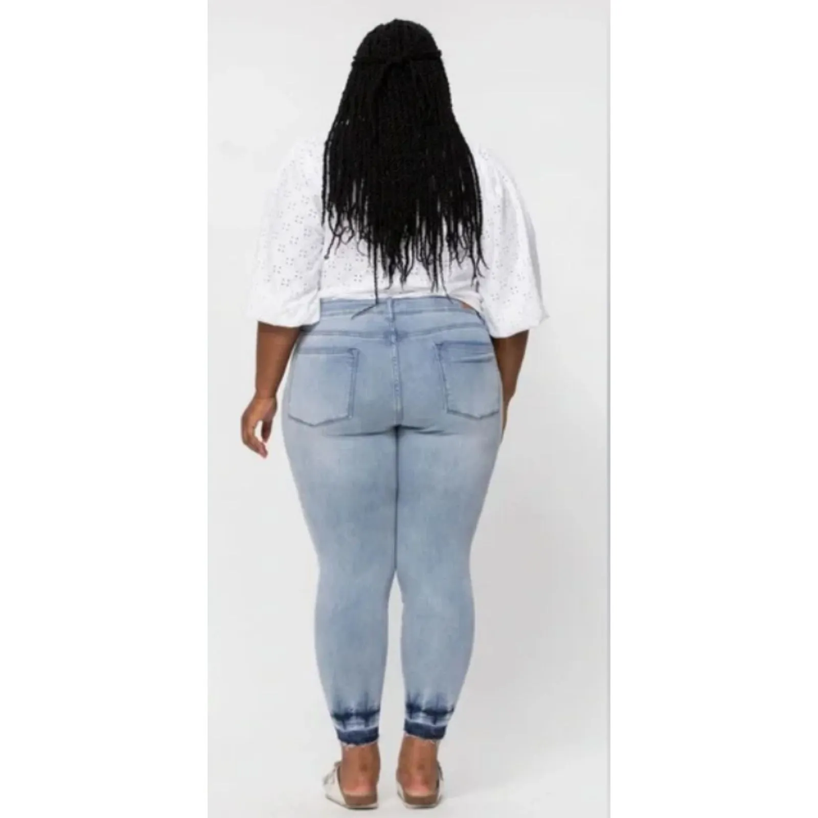 NWT Judy Blue Mid Rise Tie Dye Hem Skinny Fit Light Blue Jeans Plus Size 15/32 - Image 10