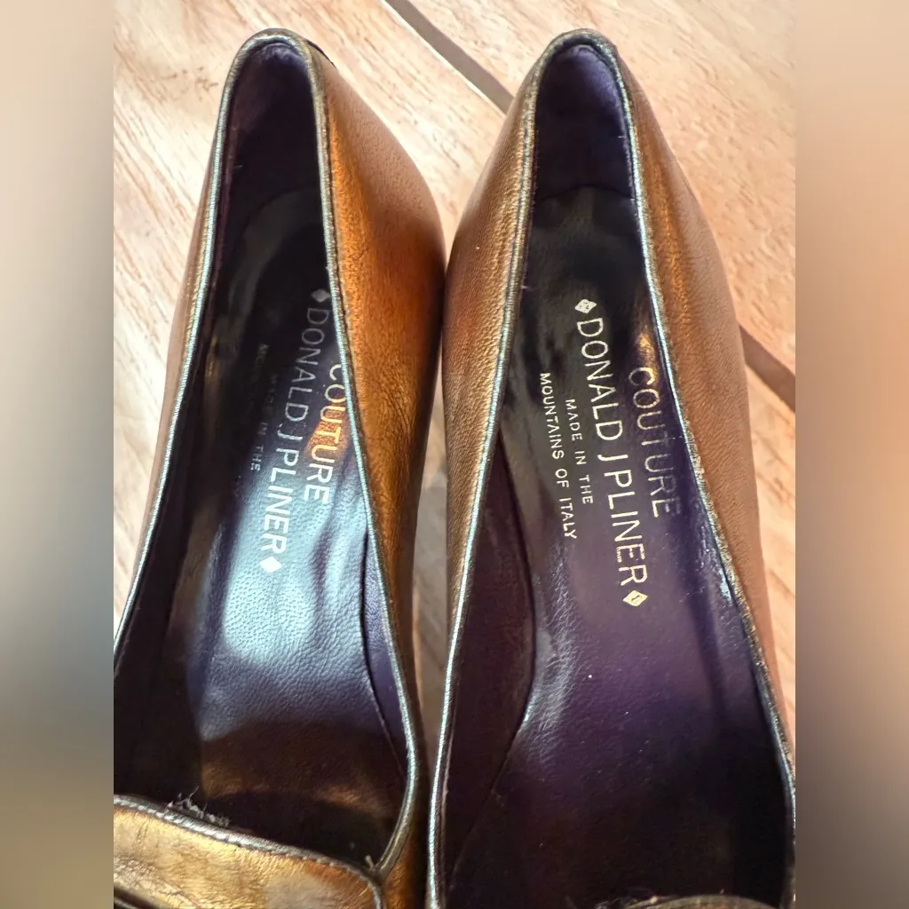 Donald J Pliner 6.5M “Matea” Bronze Metallic Kitten Heels Made Italy Size 6.5 - Image 5