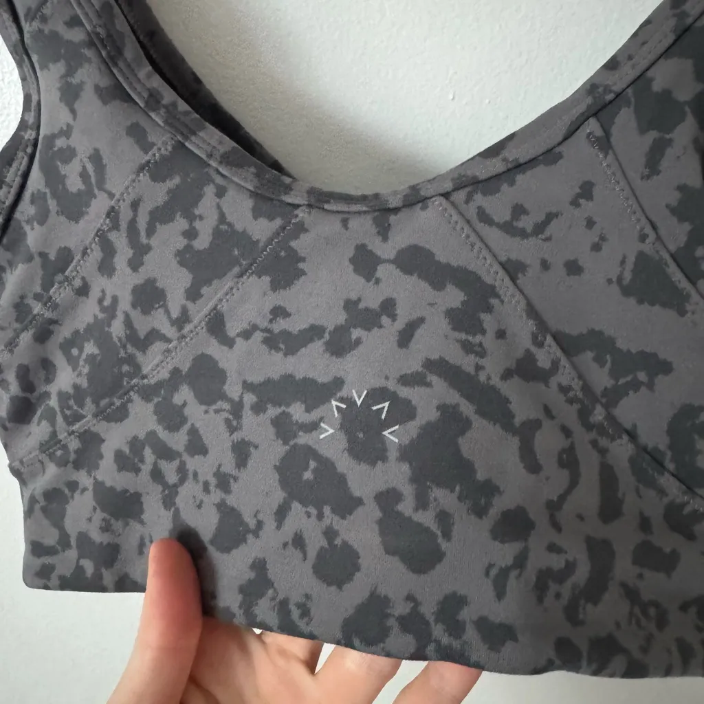 Varley S Let's Move Kellam Bra in Blackened Distorted Animal - Image 5