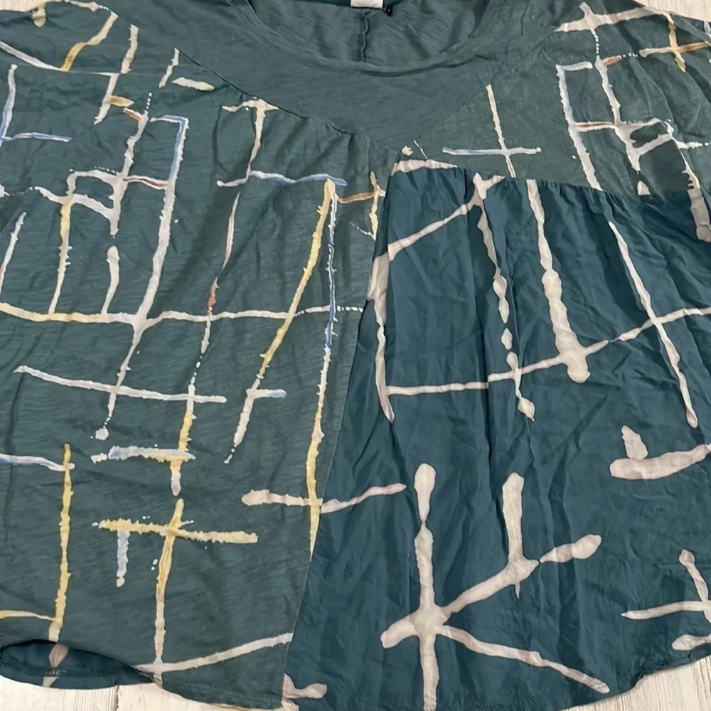 Anthropologie Akemi + Kin Top Size M - Image 2