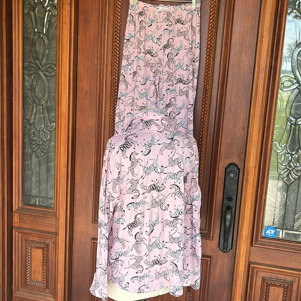 DKNY Comfy Pajama Set Pink Zebra Print - Image 7