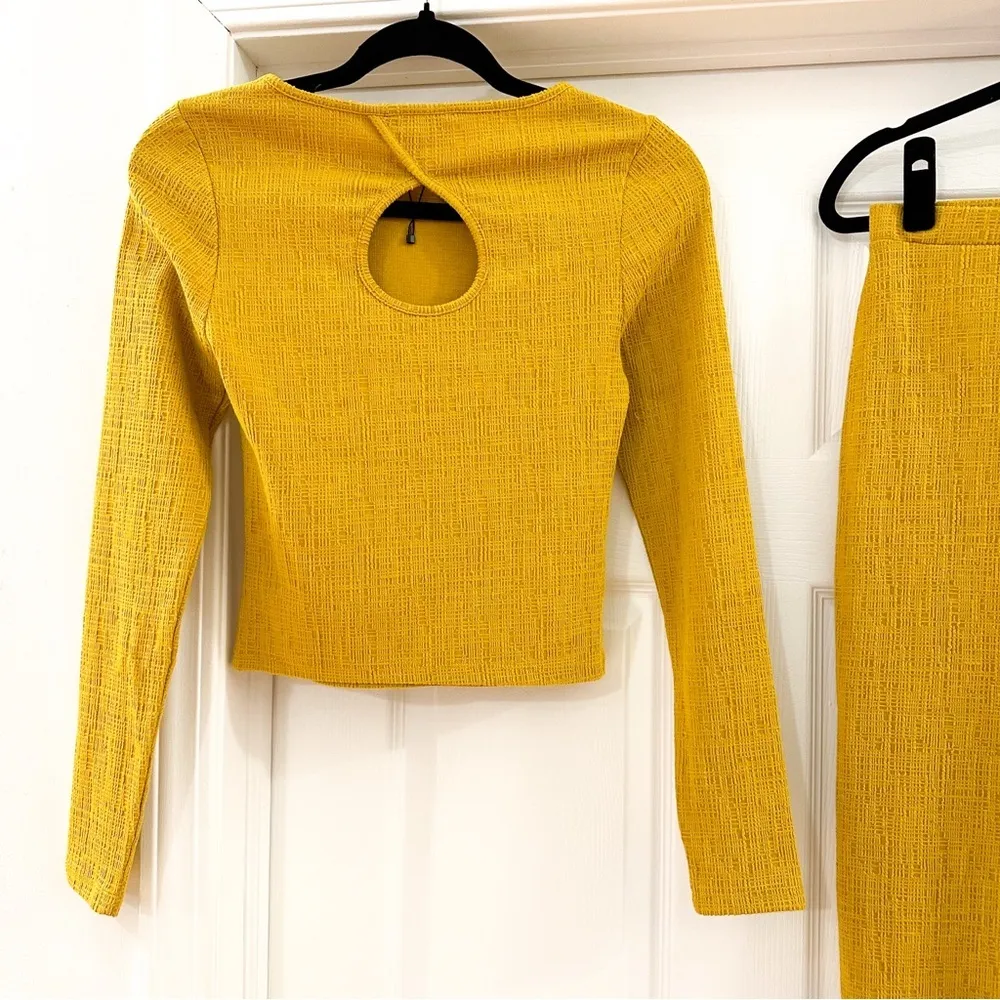 NWT Jack BB Dakota Long Sleeve Cropped Top Skirt Set Mustard Yellow sz XS - Image 8