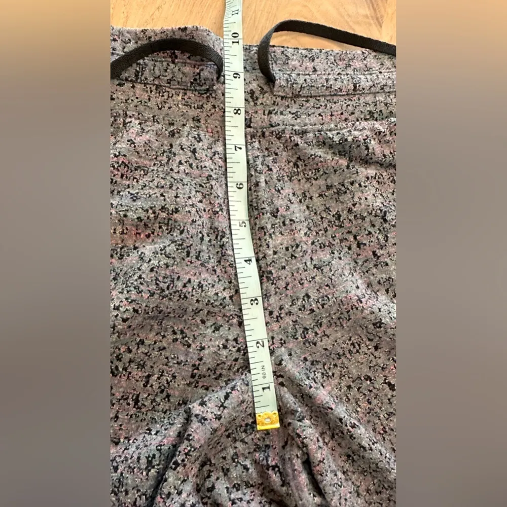 Lululemon Ready to Rulu Jogger Crop
Neon Tweed Jacquard size 6 - Image 9