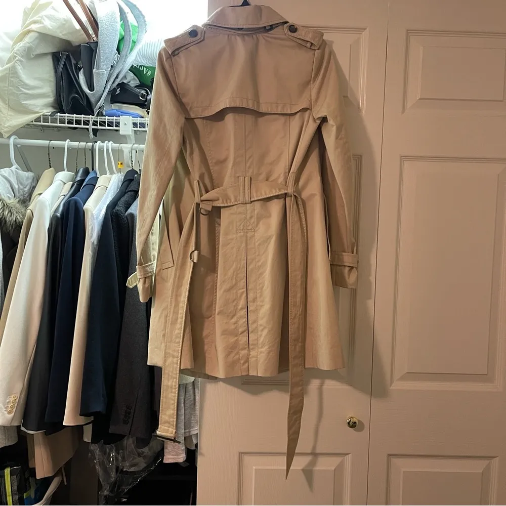 Banana Republic Tan Trench Coat - Image 11