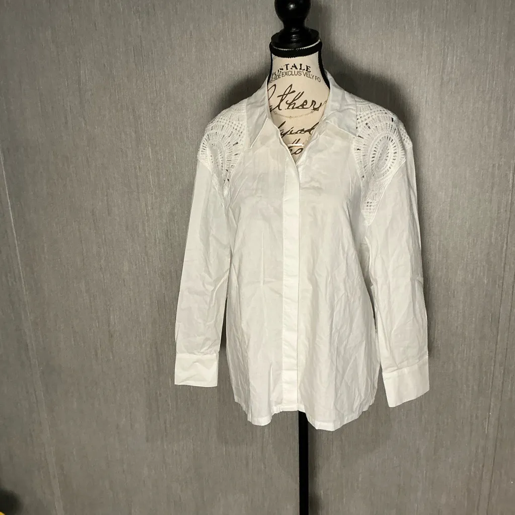 Design History 100% Cotton White Button-Up Blouse Knit Shoulder Size Large - Image 2