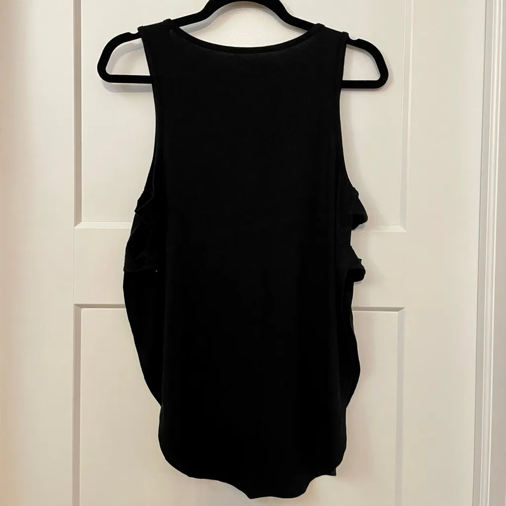 Beyond Yoga Circle Side Cutout high low hem tank size small black - Image 3