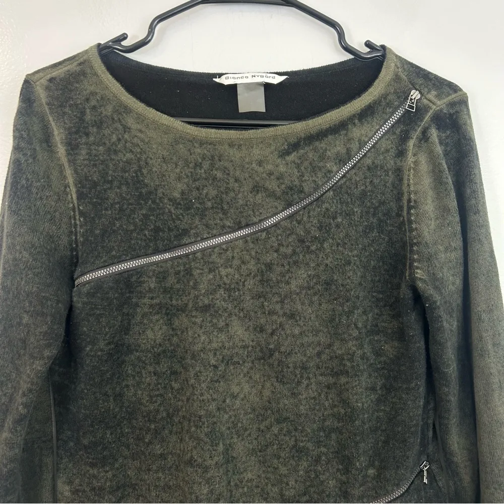 Bianca Nygard Olive Green & Black Asymmetrical Zipper Pullover Sweater Medium - Image 6