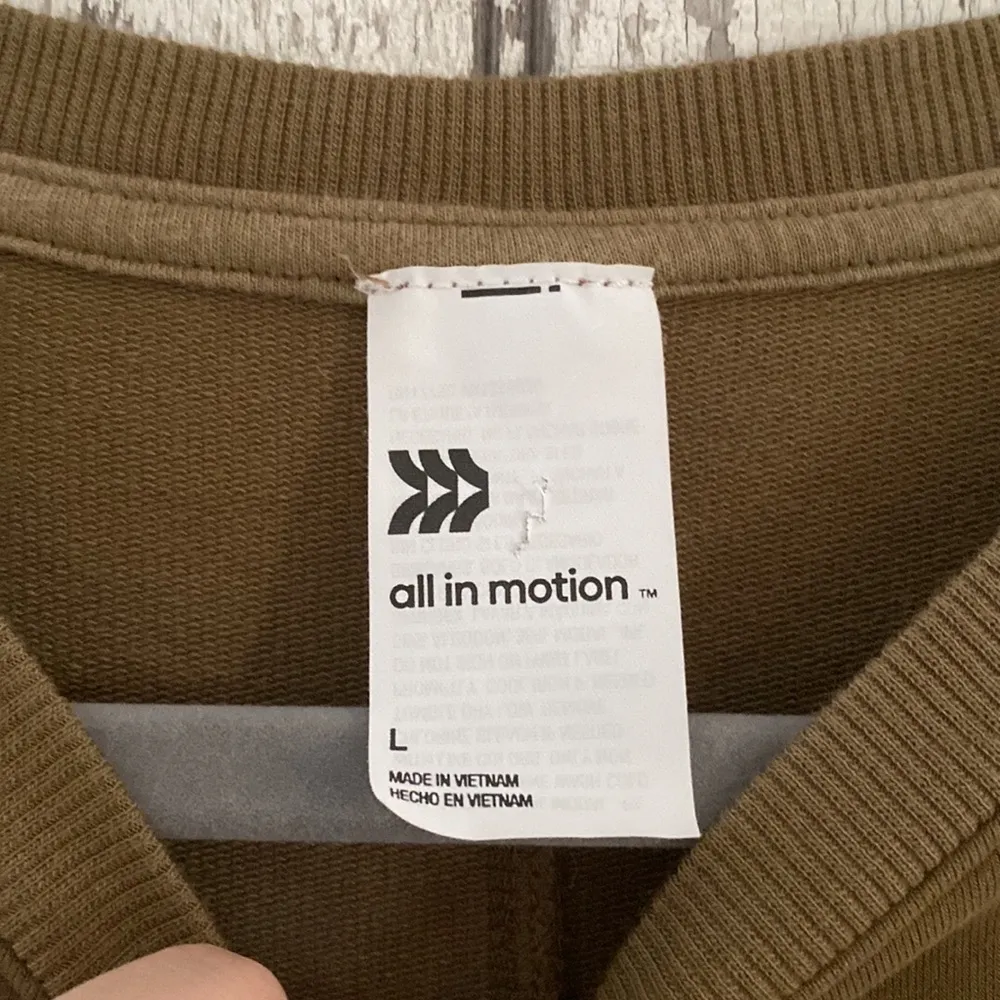 All in motion green ombré crewneck active sweatshirt - Image 4