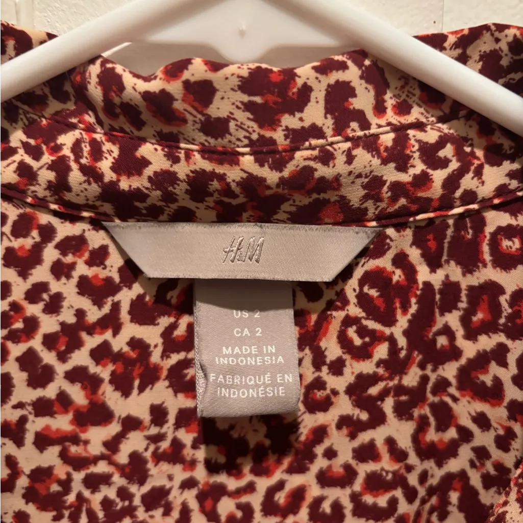 H&M Red Leopard Animal Print Button Down Shirt Sz 2 - Image 3