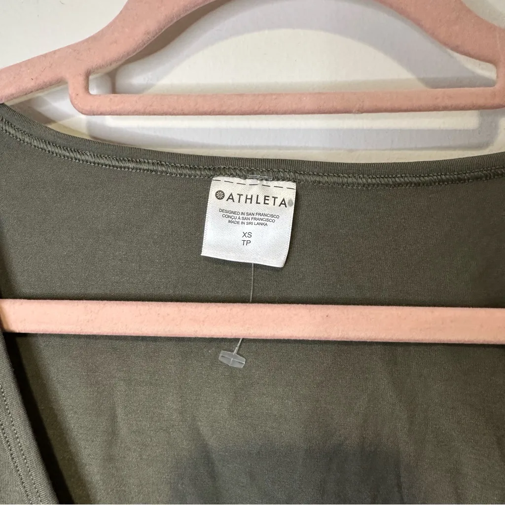 NWT athleta fast track with ease rib reversible top size extra small - Image 5