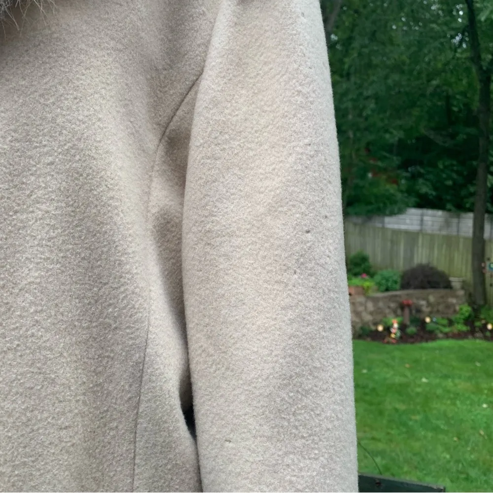 Vintage Alorna Cream Wool Coat with Fox Fur Trim Size M Medium Union Made - Image 4