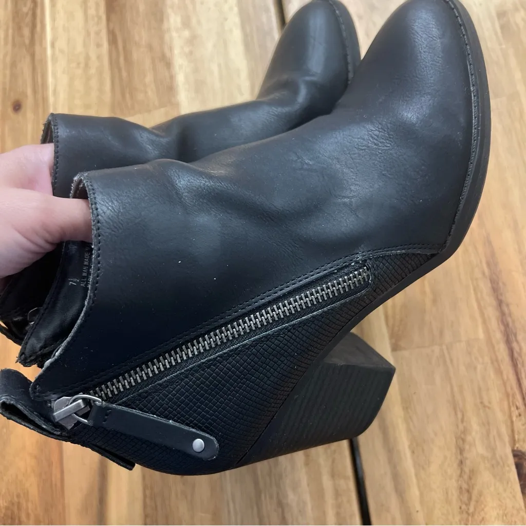 dv by Dolce Vita Black Ankle Booties | Size 7.5 - Image 5