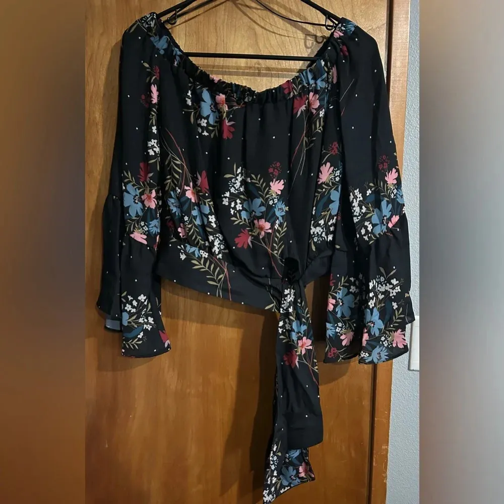 NWT Parker XS wild meadow black floral bell sleeve off shoulder crop tie front - Image 3