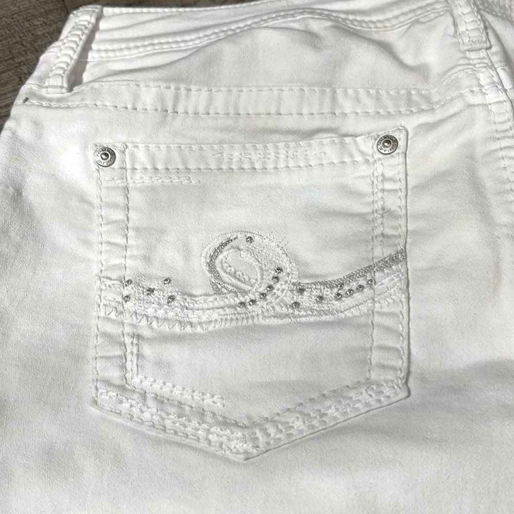 3/$25 Seven EUC white denim shorts - Image 5