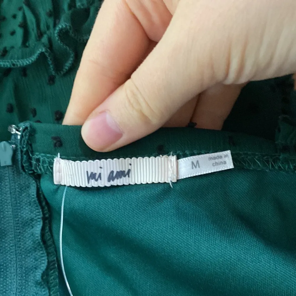 Francesca’s Mi Ami Hunter Green Clip dot tiered ruffled dress size M - Image 11