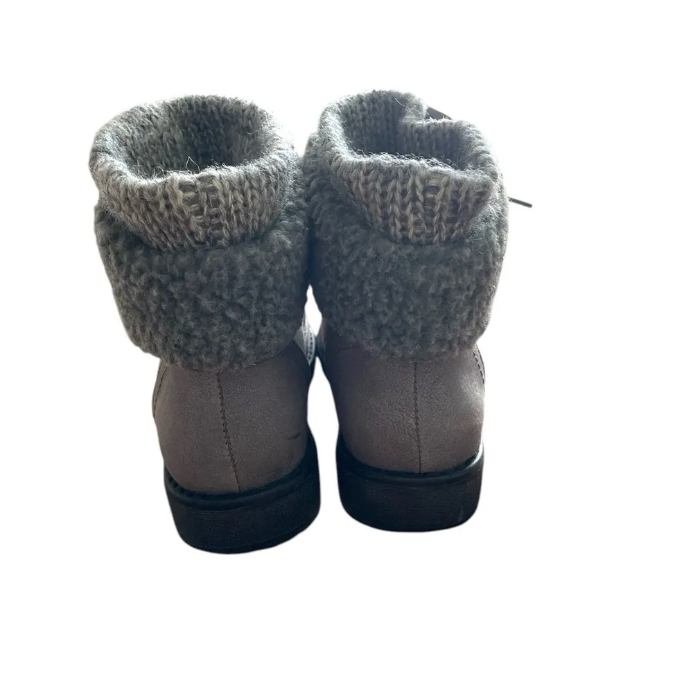 White Mountain CLIFFS by .
Gray Lace-Up Boots. - Image 2