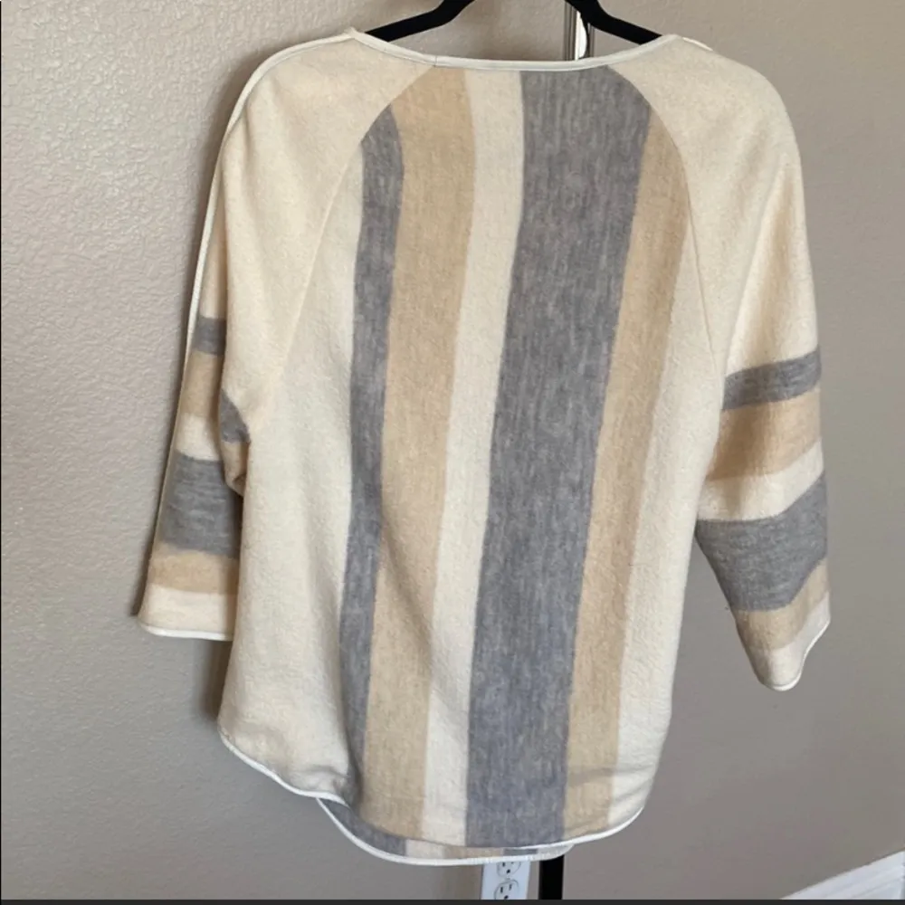 Chicos wrap sweater poncho size 1 - Image 3
