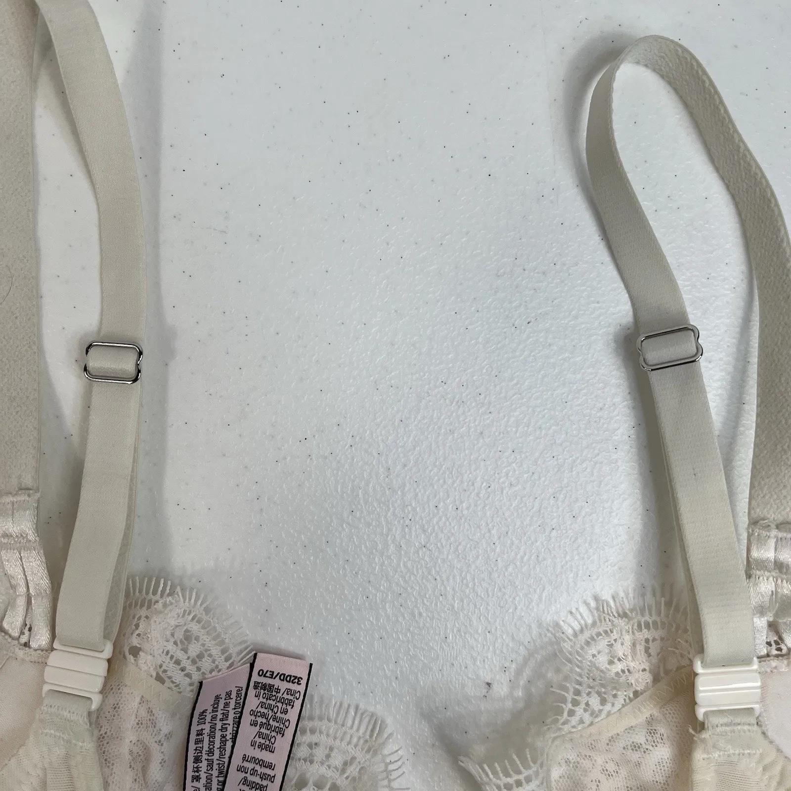 Victoria's Secret 32DD Bra Dream Angels Demi Push Up Without Padding Underwire - Image 5