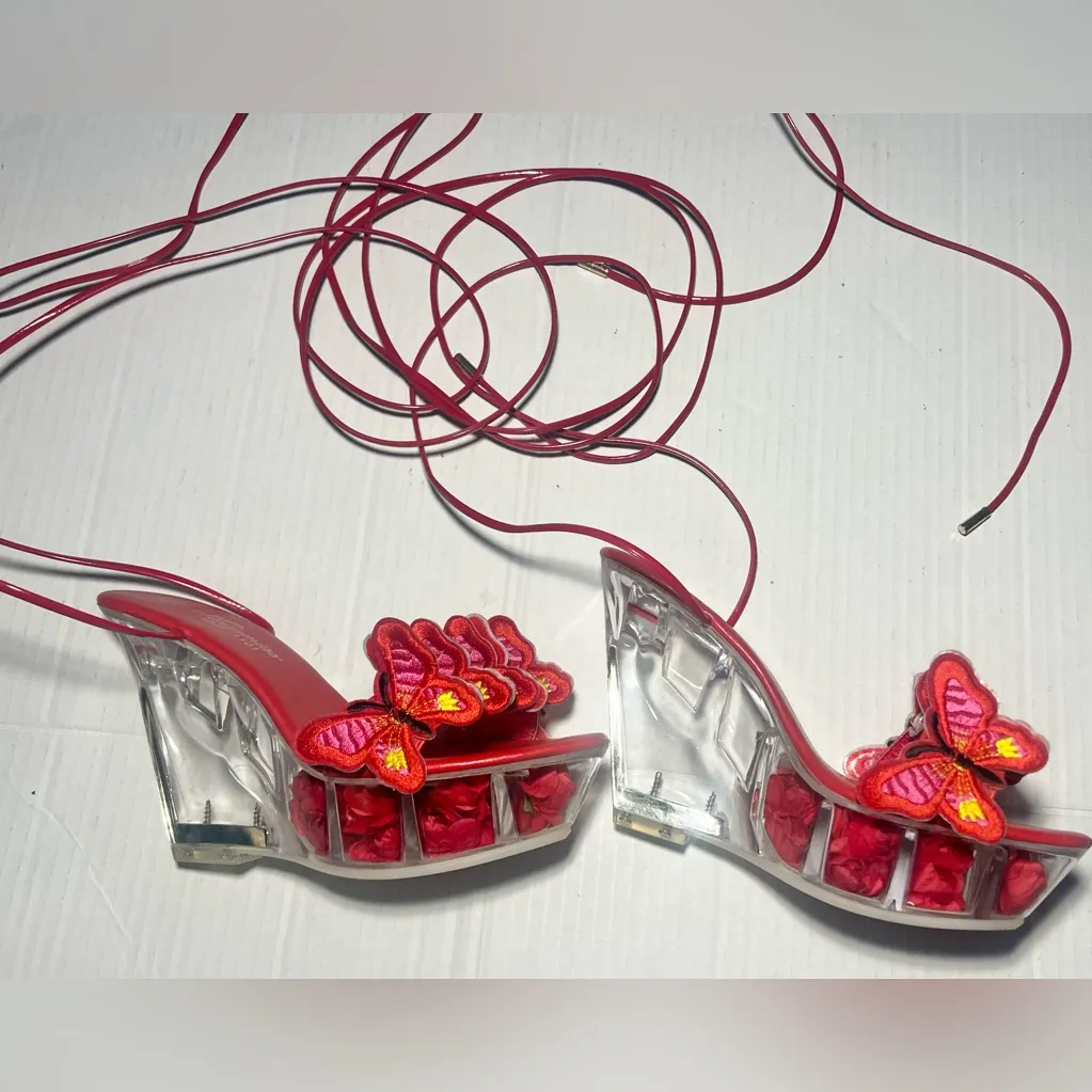 Red Butterfly Wedge Sandals Size 5.5 - Image 4