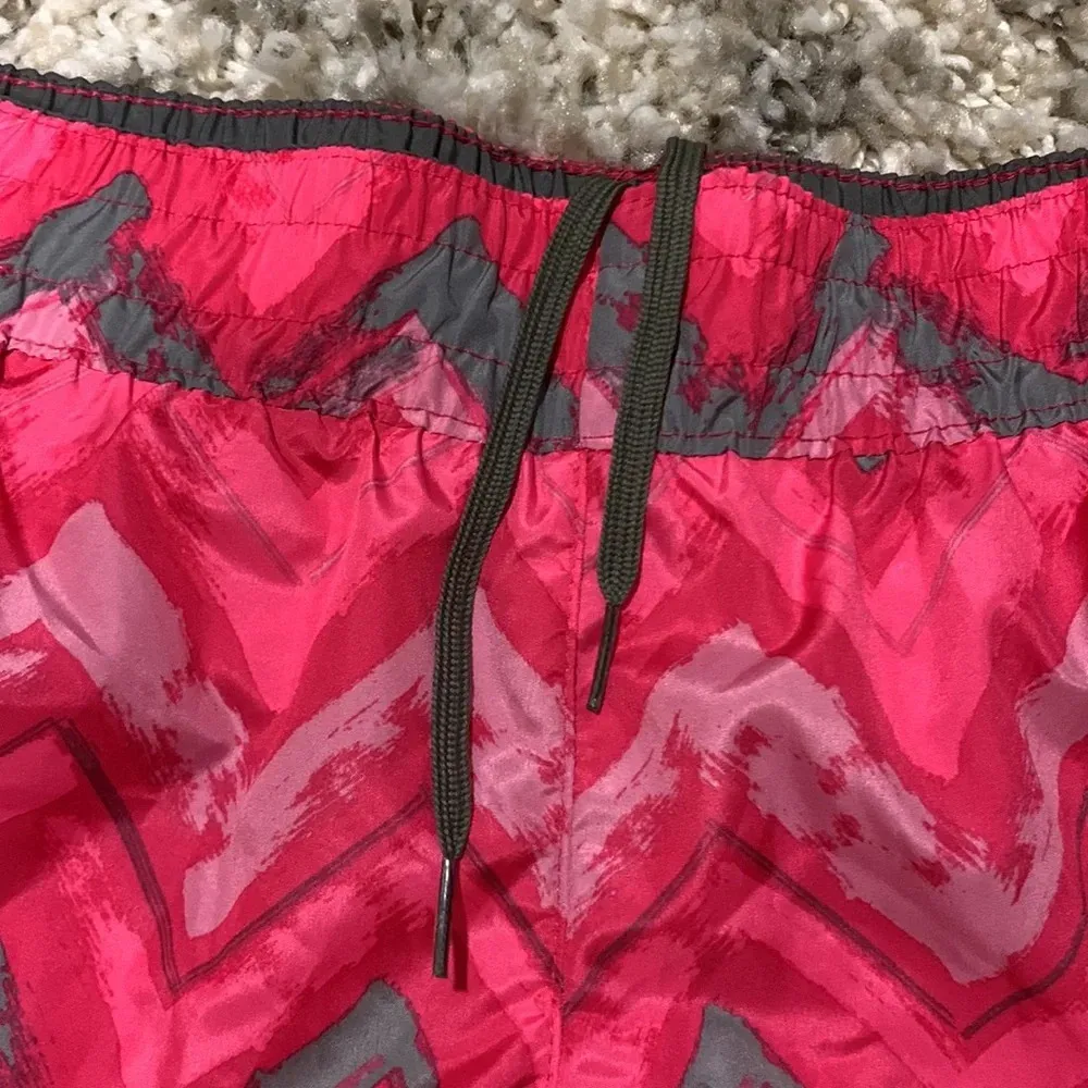 Umbro pink athletic shorts - Image 4