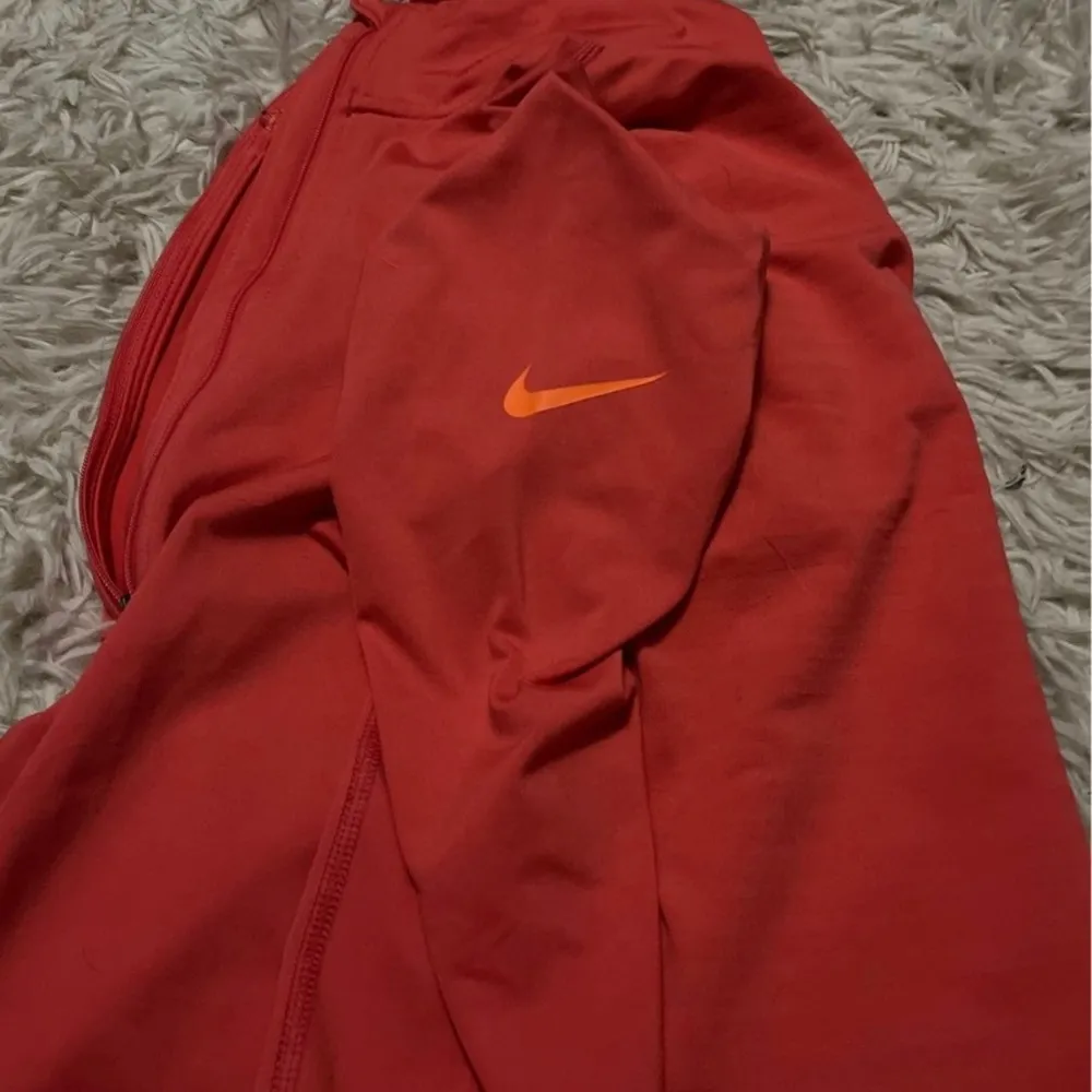 Nike tight fit, size small, Great condtion - Image 5