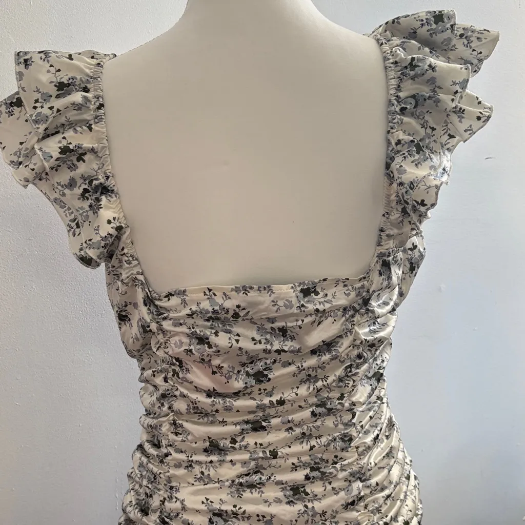 PrettyLittleThing Black and White Floral Mini Dress - Image 4