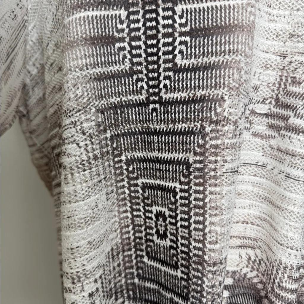 Chic Monochrome Women's Blouse Black Size 1X - Image 6