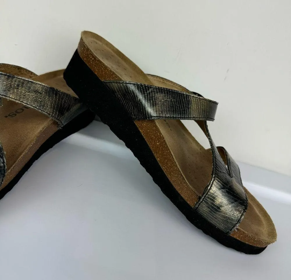 Taos Zephyr Wedge Sandals Sz 8 Black Gold Metallic Leather Strappy Slip On - Image 13