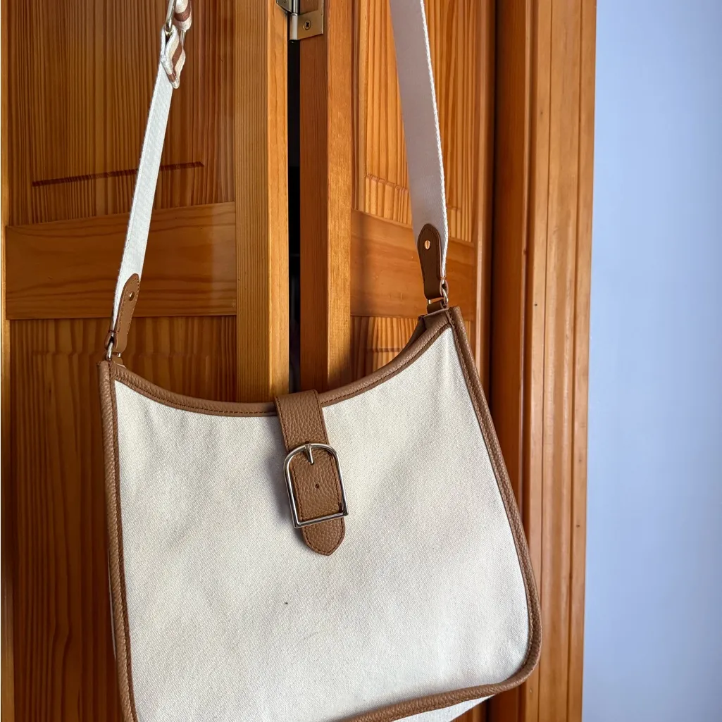 Talbots Beige Handbag with Gold Zipper - Image 2