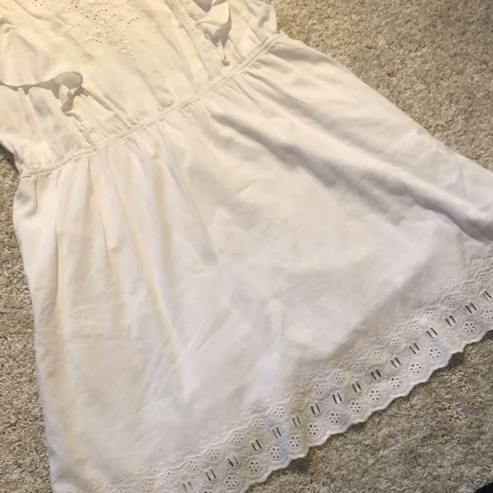 New  waist-defined flutter-sleeve tie-back mini dress, size xl - Image 10