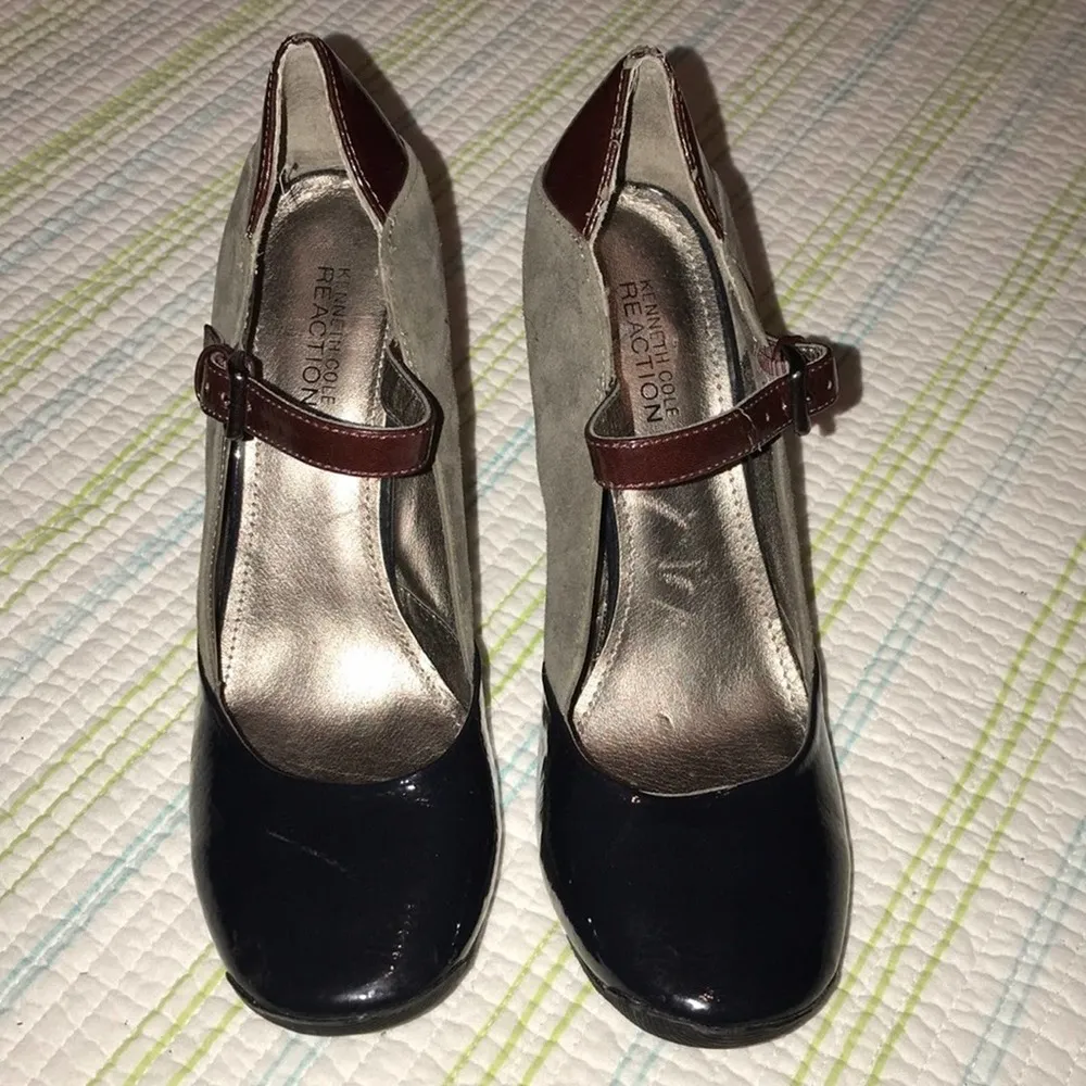 KENNETH COLE REACTION GRAY, BLACK, BROWN COLOR BLOCK BUCKLE HEELS SIZE 8 - Image 2