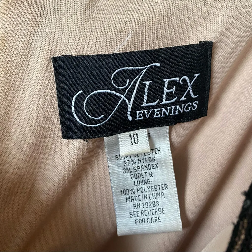 Alex Evenings Sequined Lace Mermaid Gown Black Nude‎ 10 - Image 4