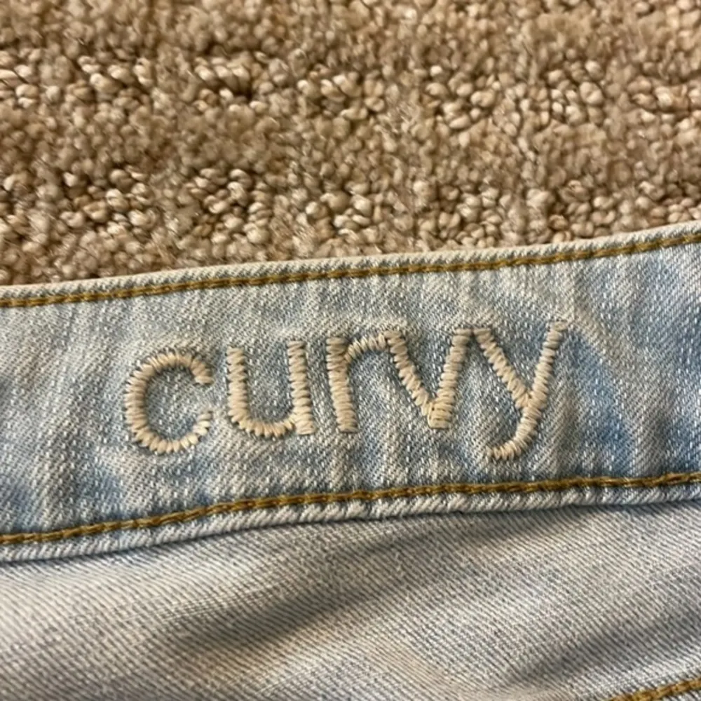 Slink Light Denim Wash Distressed Crop Jeans - Image 6