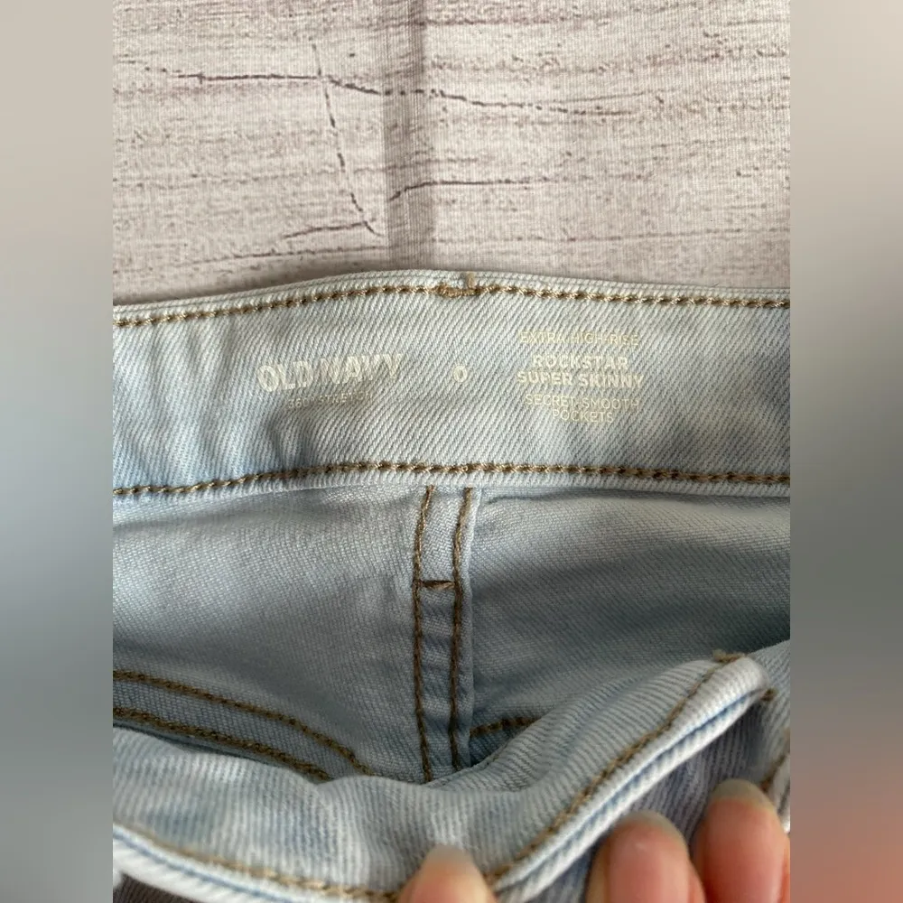 Old Navy Ultra High Rise Rockstar Skinny Jeans Faded Light Blue Distressed - Image 2